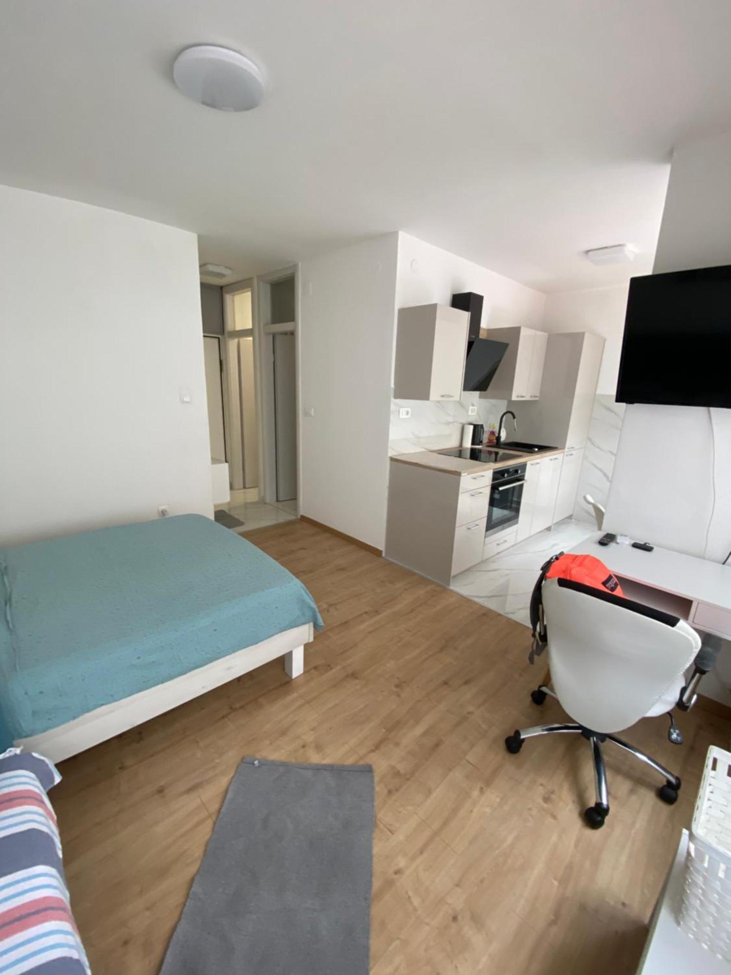 Paula Apartment Split